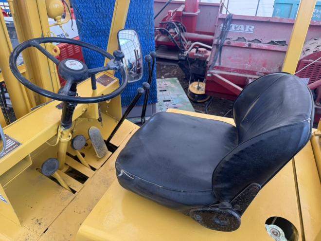 フォークリフト全塗装済！TCM FD15Z3 1.5トンフォークリフト 