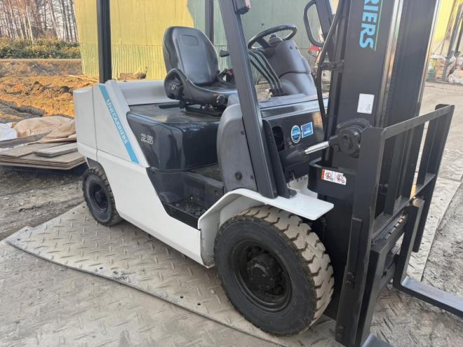 フォークリフトサイドシフト付き！ユニキャリア FD25T5 2.5トンディーゼル AT車