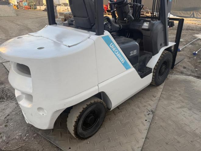 フォークリフトサイドシフト付き！ユニキャリア FD25T5 2.5トンディーゼル AT車