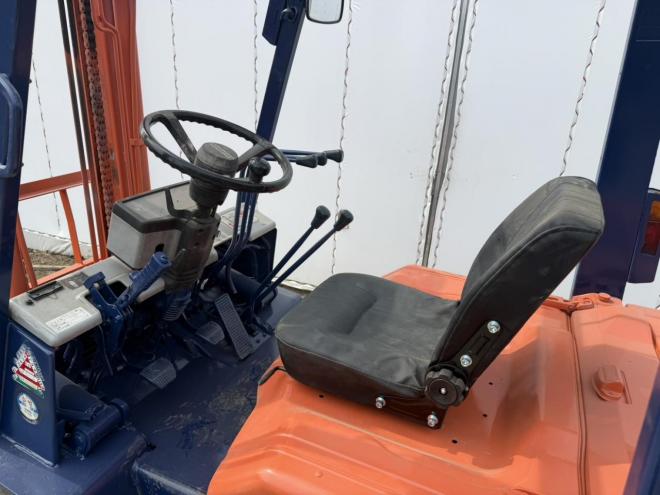 フォークリフトサイドシフト付き！トヨタ 5FD30 3トンディーゼル 全塗装済