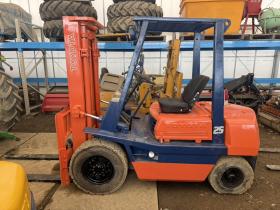 フォークリフト　全塗装済！トヨタ 3FGL25 2.5トン ガソリン 