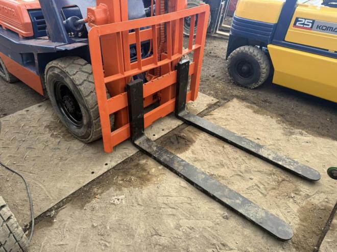 フォークリフト全塗装済！トヨタ 3FGL25 2.5トン ガソリン 