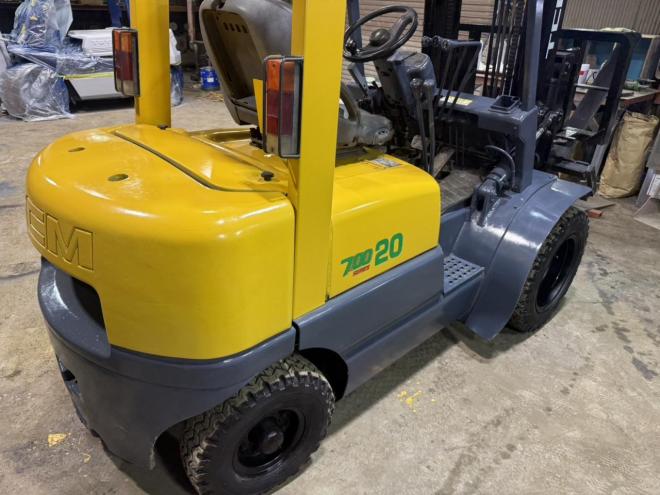 フォークリフト全塗装済！ヒンジ付き TCM FG20N16 2トンガソリン ダブルタイヤ