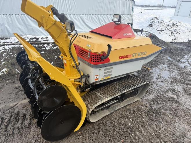除雪機部分塗装済！コバシ ST3000 30馬力ディーゼル 2段オーガ