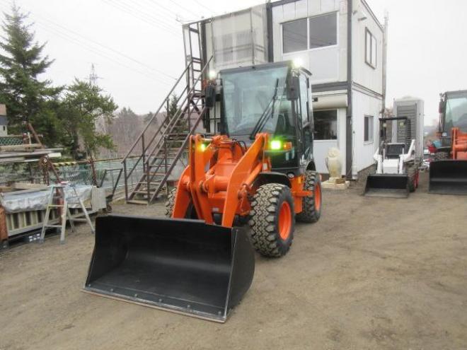 ホイールローダ日立ZW30-5B 4WD　 4WD 2Dr