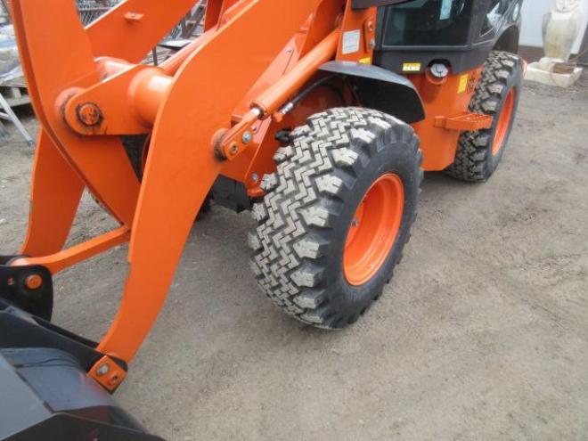 ホイールローダ日立ZW30-5B 4WD　 4WD 2Dr