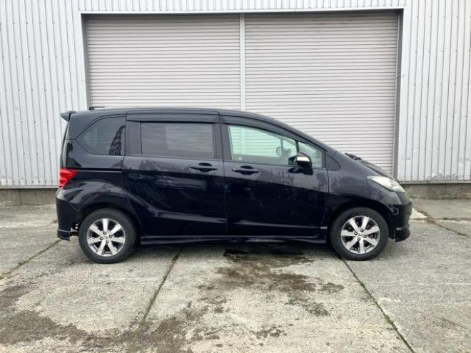 フリードGエアロ 4WD 1500 ５Dr