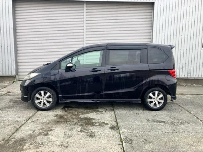 フリードGエアロ 4WD 1500 ５Dr