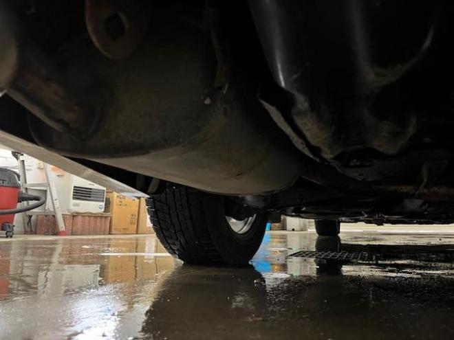 クラウンロイヤルサルーン　ｉ－Ｆｏｕｒ　Ｕパッケージ　寒冷地仕様　禁煙車　純正レザーシート　社外１７インチＡＷ　純正１６ＡＷ＋スタッドレスタイヤ付　純正ＨＤＤナビ　フルセグ地デジ　ＤＶＤ再生　Ｂｌｕｅｔｏｏｔｈオーディオ　バックカメラ　両席シートヒーター 4WD 3000 4Dr