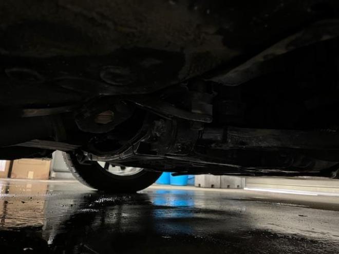 クラウンロイヤルサルーン　ｉ－Ｆｏｕｒ　Ｕパッケージ　寒冷地仕様　禁煙車　純正レザーシート　社外１７インチＡＷ　純正１６ＡＷ＋スタッドレスタイヤ付　純正ＨＤＤナビ　フルセグ地デジ　ＤＶＤ再生　Ｂｌｕｅｔｏｏｔｈオーディオ　バックカメラ　両席シートヒーター 4WD 3000 4Dr