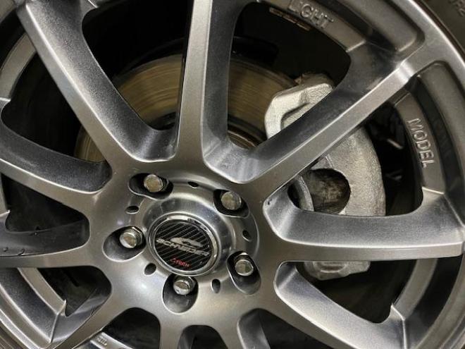 クラウンロイヤルサルーン　ｉ－Ｆｏｕｒ　Ｕパッケージ　寒冷地仕様　禁煙車　純正レザーシート　社外１７インチＡＷ　純正１６ＡＷ＋スタッドレスタイヤ付　純正ＨＤＤナビ　フルセグ地デジ　ＤＶＤ再生　Ｂｌｕｅｔｏｏｔｈオーディオ　バックカメラ　両席シートヒーター 4WD 3000 4Dr