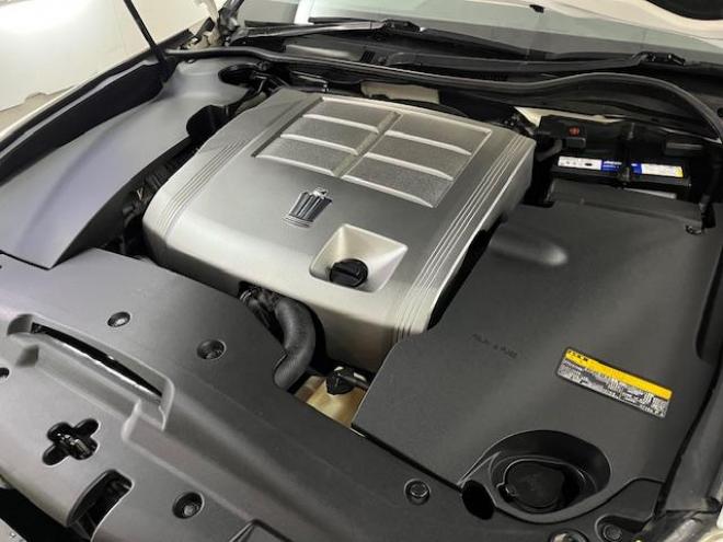 クラウンロイヤルサルーン　ｉ－Ｆｏｕｒ　Ｕパッケージ　寒冷地仕様　禁煙車　純正レザーシート　社外１７インチＡＷ　純正１６ＡＷ＋スタッドレスタイヤ付　純正ＨＤＤナビ　フルセグ地デジ　ＤＶＤ再生　Ｂｌｕｅｔｏｏｔｈオーディオ　バックカメラ　両席シートヒーター 4WD 3000 4Dr