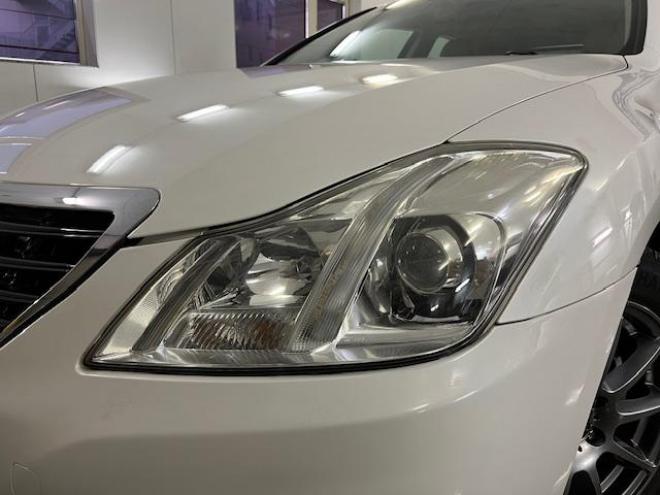 クラウンロイヤルサルーン　ｉ－Ｆｏｕｒ　Ｕパッケージ　寒冷地仕様　禁煙車　純正レザーシート　社外１７インチＡＷ　純正１６ＡＷ＋スタッドレスタイヤ付　純正ＨＤＤナビ　フルセグ地デジ　ＤＶＤ再生　Ｂｌｕｅｔｏｏｔｈオーディオ　バックカメラ　両席シートヒーター 4WD 3000 4Dr