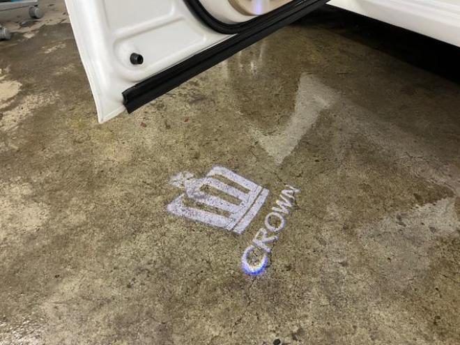 クラウンロイヤルサルーン　ｉ－Ｆｏｕｒ　Ｕパッケージ　寒冷地仕様　禁煙車　純正レザーシート　社外１７インチＡＷ　純正１６ＡＷ＋スタッドレスタイヤ付　純正ＨＤＤナビ　フルセグ地デジ　ＤＶＤ再生　Ｂｌｕｅｔｏｏｔｈオーディオ　バックカメラ　両席シートヒーター 4WD 3000 4Dr