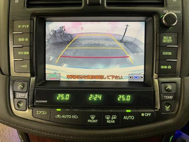 クラウンロイヤルサルーン　ｉ－Ｆｏｕｒ　Ｕパッケージ　寒冷地仕様　禁煙車　純正レザーシート　社外１７インチＡＷ　純正１６ＡＷ＋スタッドレスタイヤ付　純正ＨＤＤナビ　フルセグ地デジ　ＤＶＤ再生　Ｂｌｕｅｔｏｏｔｈオーディオ　バックカメラ　両席シートヒーター 4WD 3000 4Dr