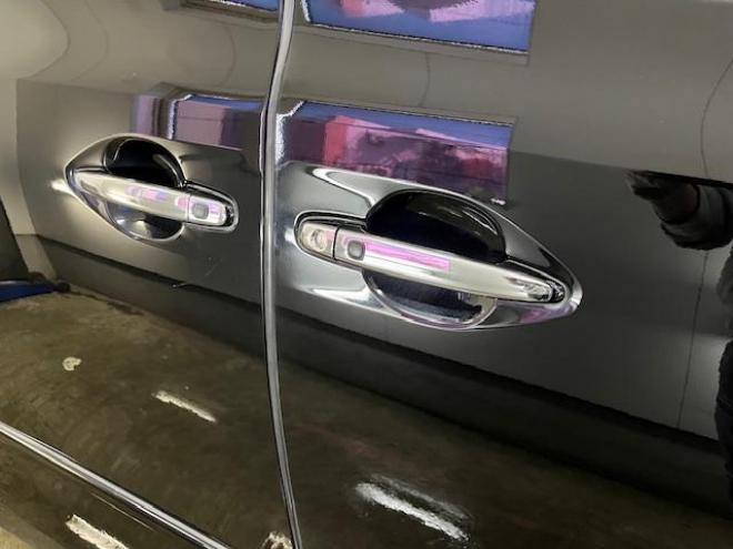 ヴェルファイア２．４Ｚ　ゴールデンアイズ　後期型　禁煙車　両側パワースライドドア　パワーバックドア　純正ハーフレザーシート　純正１８インチＡＷ　社外１６ＡＷ＋スタッドレスタイヤ付　ＨＩＤヘッドライト　クルーズコントロール　前後ソナー　ＥＴＣ 4WD 2400 5Dr