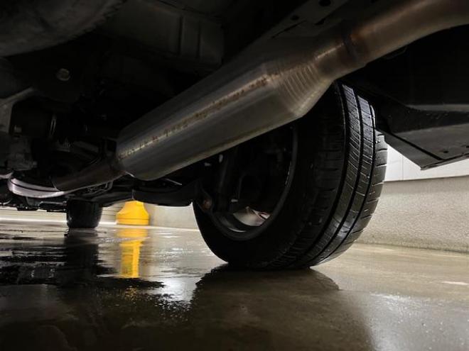 ヴェルファイア２．４Ｚ　ゴールデンアイズ　後期型　禁煙車　両側パワースライドドア　パワーバックドア　純正ハーフレザーシート　純正１８インチＡＷ　社外１６ＡＷ＋スタッドレスタイヤ付　ＨＩＤヘッドライト　クルーズコントロール　前後ソナー　ＥＴＣ 4WD 2400 5Dr