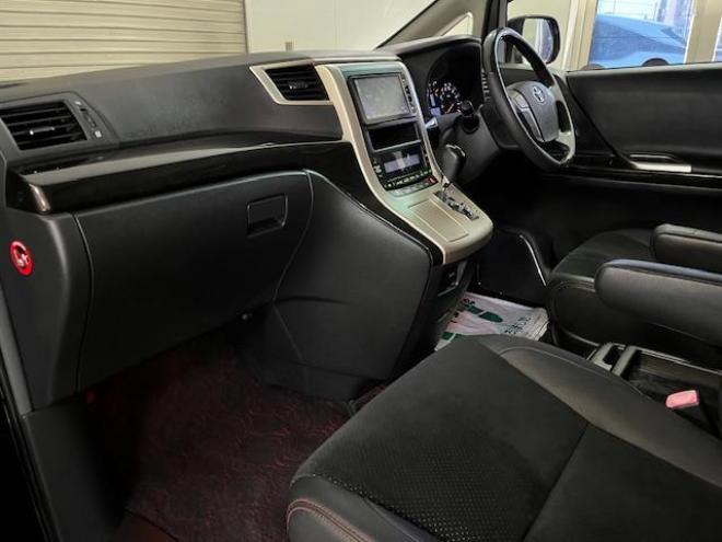 ヴェルファイア２．４Ｚ　ゴールデンアイズ　後期型　禁煙車　両側パワースライドドア　パワーバックドア　純正ハーフレザーシート　純正１８インチＡＷ　社外１６ＡＷ＋スタッドレスタイヤ付　ＨＩＤヘッドライト　クルーズコントロール　前後ソナー　ＥＴＣ 4WD 2400 5Dr