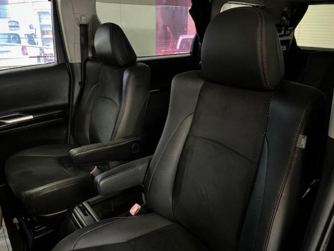 ヴェルファイア２．４Ｚ　ゴールデンアイズ　後期型　禁煙車　両側パワースライドドア　パワーバックドア　純正ハーフレザーシート　純正１８インチＡＷ　社外１６ＡＷ＋スタッドレスタイヤ付　ＨＩＤヘッドライト　クルーズコントロール　前後ソナー　ＥＴＣ 4WD 2400 5Dr