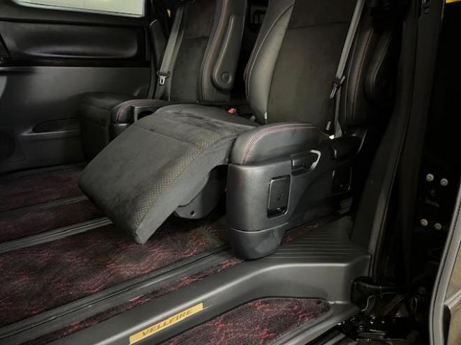 ヴェルファイア２．４Ｚ　ゴールデンアイズ　後期型　禁煙車　両側パワースライドドア　パワーバックドア　純正ハーフレザーシート　純正１８インチＡＷ　社外１６ＡＷ＋スタッドレスタイヤ付　ＨＩＤヘッドライト　クルーズコントロール　前後ソナー　ＥＴＣ 4WD 2400 5Dr