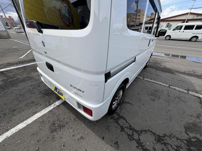 エブリィEVERY VAN 4WD JION TURBO寒冷地仕様　リアヒーター　本州仕入　フォグランプ　DVDプレイヤー　バイザー　アルミ　エンジンオイル交換　スタットレス付　全磨き済み 4WD 660 ５Dr