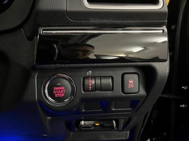 レヴォーグ１．６ＧＴアイサイト　Ｓスタイル　本州仕入　禁煙車　ＳＴｉスポイラー＆リアディフューザー　柿本２本出しマフラー　ＶＥＮＥＳ１８インチＡＷ　アイサイト＆レーダークルーズコントロール　カロッツェリアナビ　地デジ　Ｂｌｕｅｔｏｏｔｈ　ＥＴＣ 4WD 1600 5Dr