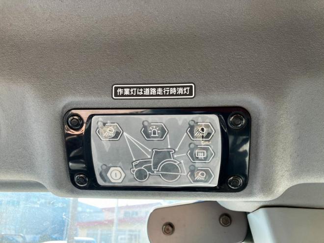 トラクターイセキ　中古　TJV985　フロントローダー付