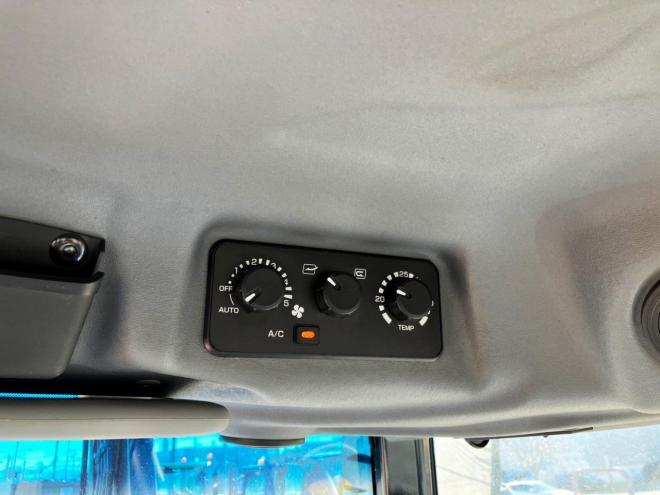 トラクターイセキ　中古　TJV985　フロントローダー付