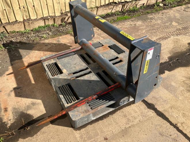 トラクターイセキ　中古　TJV985　フロントローダー付