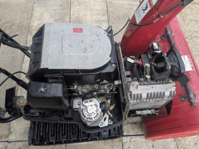 除雪機ホンダ　HSS1170i　１0.5馬力　ハイブリット　ホンダの名機