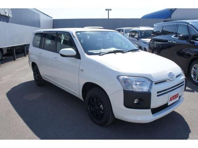 プロボックスバン1.5 F 4WD　登録済未使用車　衝突軽減システム　純正LEDフォグ　電動格納ドアミラー　オートライト　前後PW　ルームミラー内蔵Bカメラ　ドラレコ　Bluetooth&フルセグナビ　下廻防錆加工　フロアマット　ドアバイザー　社外AW 登録済未使用車 1500