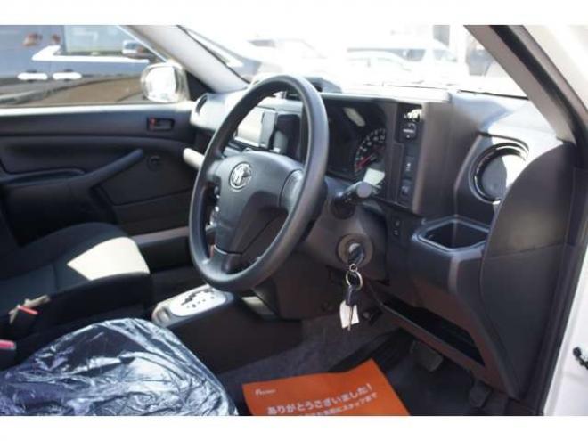 プロボックスバン1.5 F 4WD　登録済未使用車　衝突軽減システム　純正LEDフォグ　電動格納ドアミラー　オートライト　前後PW　ルームミラー内蔵Bカメラ　ドラレコ　Bluetooth&フルセグナビ　下廻防錆加工　フロアマット　ドアバイザー　社外AW 登録済未使用車 1500