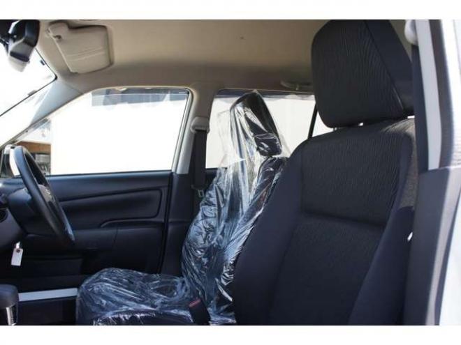 プロボックスバン1.5 F 4WD　登録済未使用車　衝突軽減システム　純正LEDフォグ　電動格納ドアミラー　オートライト　前後PW　ルームミラー内蔵Bカメラ　ドラレコ　Bluetooth&フルセグナビ　下廻防錆加工　フロアマット　ドアバイザー　社外AW 登録済未使用車 1500