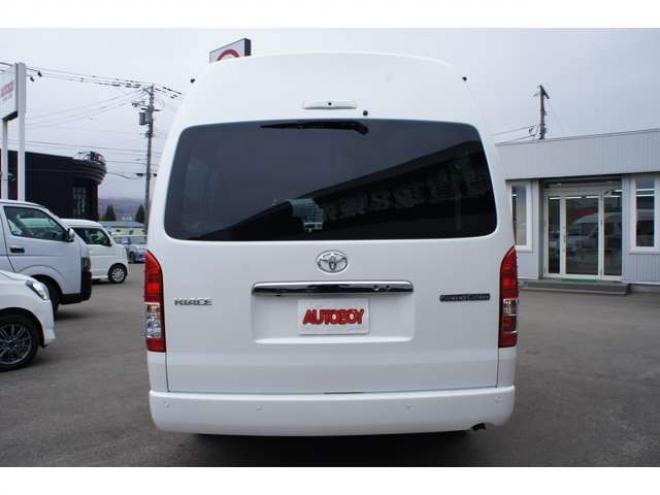 ハイエース2.7 グランドキャビン 4WD　登録済未使用車 走行6キロ　パノラミックビューモニター デジタルインナーミラー　LEDヘッドランプ　LEDフォグランプ　ホワイトパールクリスタルシャイン　メーカー保証付 登録済未使用車 2700