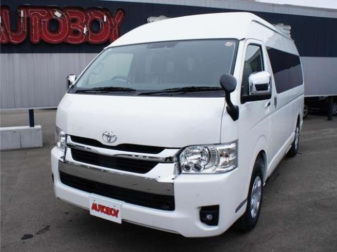 ハイエース2.7 グランドキャビン 4WD　登録済未使用車 走行6キロ　パノラミックビューモニター デジタルインナーミラー　LEDヘッドランプ　LEDフォグランプ　ホワイトパールクリスタルシャイン　メーカー保証付 登録済未使用車 2700
