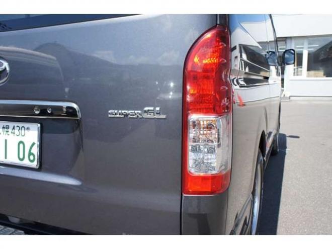 ハイエースバン2.8 スーパーGL ダークプライムII ロングボディ ディーゼルターボ 4WD　415COBRA　クリーンルック3 Fスポイラー&BY2Neoボンネット&ステージ2ルーフスポイラー&バッドラッカー17インチAW&フラットベッドキット　ヨコハマPARADA215/60R17　両側パワースライドドア　デジタルインナー 2800