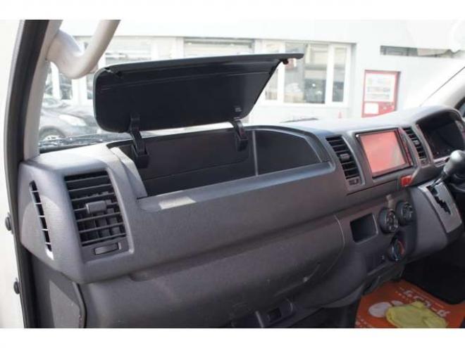 ハイエースバン2.8 DX ロング ディーゼルターボ 4WD　フロントシートセパレート仕様変更済　　　センターコンソール付　415COBRA丸目ライトキット&バッドラッカー16インチAW　415SAFARIフロントスポイラー　TOYOオープンカントリーR/T　電動格納ドアミラー 2800