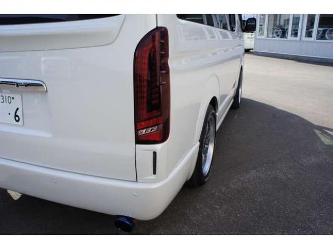 ハイエース2.7 GL ロング ミドルルーフ 4WD　IFUU製3列目対面ラウンジベッドIF-WB8フルフラットベットラウンジ展開 アルパインBIG-X　フリップダウンモニター センターコンソール 415COBRA　F/S/R/ルーフスポイラー/フェンダー/18インチAW 2700