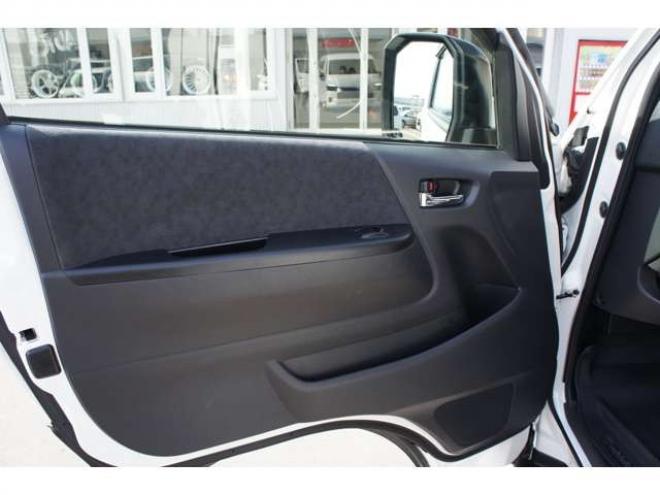 ハイエース2.7 GL ロング ミドルルーフ 4WD　IFUU製3列目対面ラウンジベッドIF-WB8フルフラットベットラウンジ展開 アルパインBIG-X　フリップダウンモニター センターコンソール 415COBRA　F/S/R/ルーフスポイラー/フェンダー/18インチAW 2700