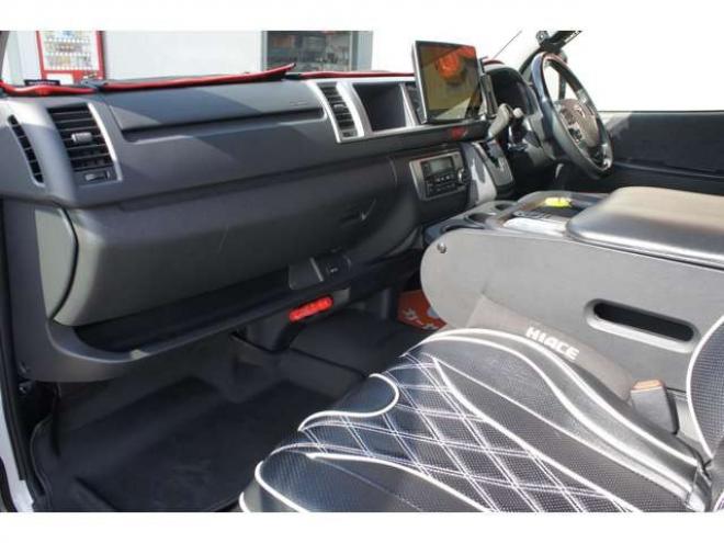 ハイエース2.7 GL ロング ミドルルーフ 4WD　IFUU製3列目対面ラウンジベッドIF-WB8フルフラットベットラウンジ展開 アルパインBIG-X　フリップダウンモニター センターコンソール 415COBRA　F/S/R/ルーフスポイラー/フェンダー/18インチAW 2700