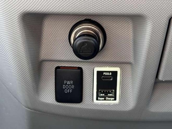 エスティマ2.4 アエラス 4WD　スマートキー・プッシュスタート・HDDナビ・フルセグTV・バックカメラ・ETC・ワイパーデアイサー・キセノンヘッドライト・リアエアコン・電動格納ミラー・両側スライドドア 2400