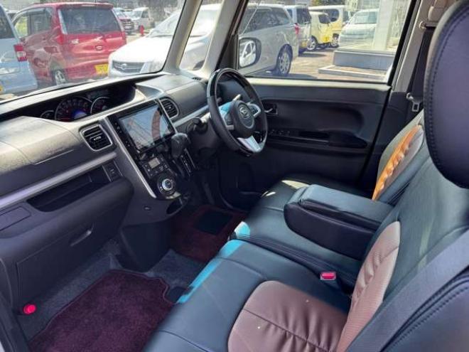 タントカスタム RS トップエディション SAIII 4WD　スマートキー・プッシュスタート・純正8incSDナビ・フルセグTV・BT・バックカメラ・片側シートヒーター・アイドリングストップ・横滑り防止・両側スライドドア・LEDヘッドライト・ETC・シートカバー 660