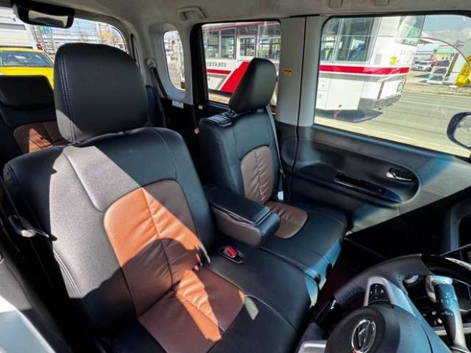 タントカスタム RS トップエディション SAIII 4WD　スマートキー・プッシュスタート・純正8incSDナビ・フルセグTV・BT・バックカメラ・片側シートヒーター・アイドリングストップ・横滑り防止・両側スライドドア・LEDヘッドライト・ETC・シートカバー 660