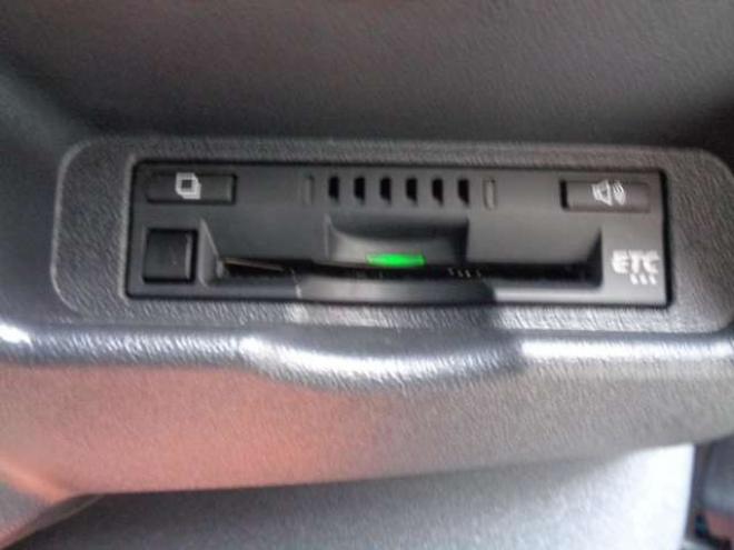 レジアスエース2.8 スーパーGL ダークプライムII ロングボディ ディーゼルターボ 4WD　415COBRA　S-6ボンネット&クリーンルック3Fリップ&ステージ2ルーフスポイラー&バッドラッカーSD-6　17インチAW　ヨコハマPARADA215/60R17　両側パワースライドドア　ETC　社外コンソールBOX　ベットキット 2800