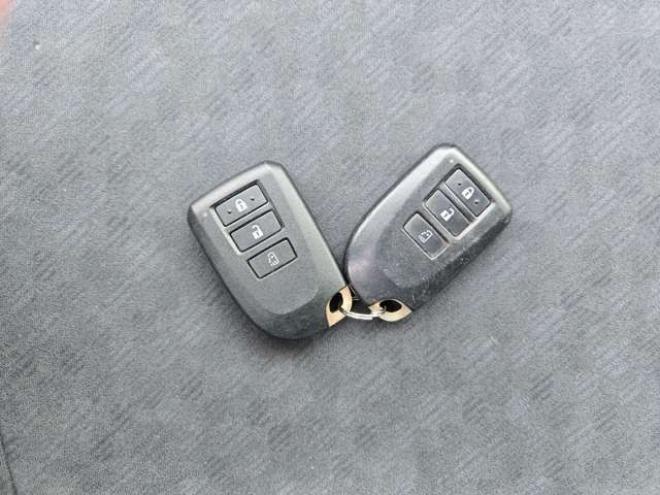 ハイエース2.7 GL ロング ミドルルーフ 4WD　寒冷地仕様　10人乗り　リアヒーター&クーラー　プッシュスタート　スマートキー　横滑り防止　オートライト　バックカメラ　純正ナビ　ワンセグTV　Bluetooth　CD/DVD　FM/AM　電動格納ミラー　ETC 2700