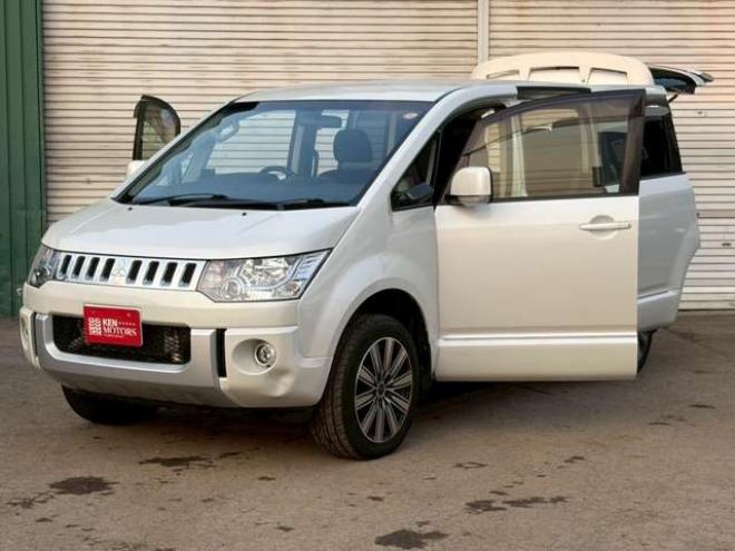 デリカD：5 2.2 D パワーパッケージ ディーゼルターボ 4WD　両側電動スライドドア　電動リアゲート　社外ナビ　社外アルミ　バックカメラ　エアコン　ETC　キーレスエントリー　シートヒーター　寒冷地仕様　パワステ　パワーウィンドウ　クルーズコントロール　3列シート 2300