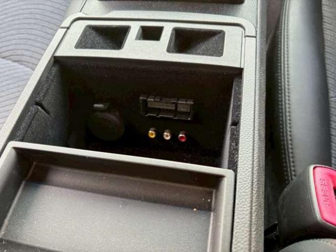 スカイライン2.5 250GT FOUR 4WD　ドライブレコーダー　ETC　パワステ　パワーウィンドウ　ナビ　電動シート　寒冷地仕様　アルミホイール　エアコン　盗難防止装置　キーレスエントリー　ABS　横滑り防止装置 2500