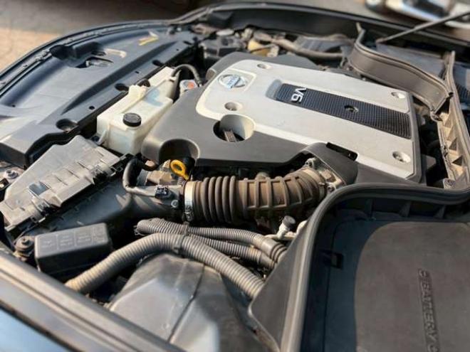 スカイライン2.5 250GT FOUR 4WD　ドライブレコーダー　ETC　パワステ　パワーウィンドウ　ナビ　電動シート　寒冷地仕様　アルミホイール　エアコン　盗難防止装置　キーレスエントリー　ABS　横滑り防止装置 2500