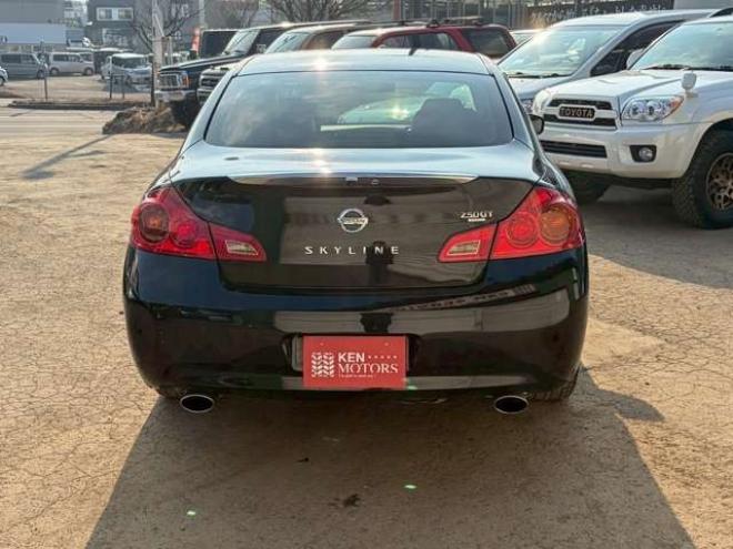 スカイライン2.5 250GT FOUR 4WD　ドライブレコーダー　ETC　パワステ　パワーウィンドウ　ナビ　電動シート　寒冷地仕様　アルミホイール　エアコン　盗難防止装置　キーレスエントリー　ABS　横滑り防止装置 2500