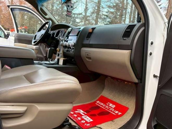 タンドラクルーマックス SR5 5.7 V8 4WD　 正規輸入車 5700